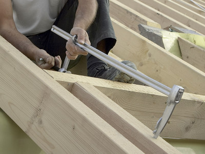 PINCER-TIP-STRETTOIO-PER-TETTI-1